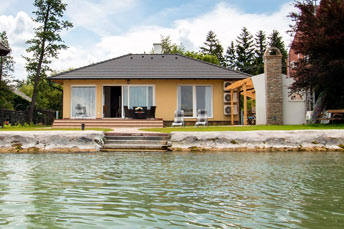 Ferienhäuser mit Seezugang am Balaton